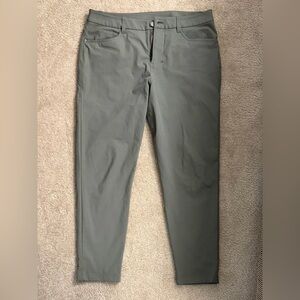 lululemon athletica Slim Fit Olive Green ABC Pants 32x30